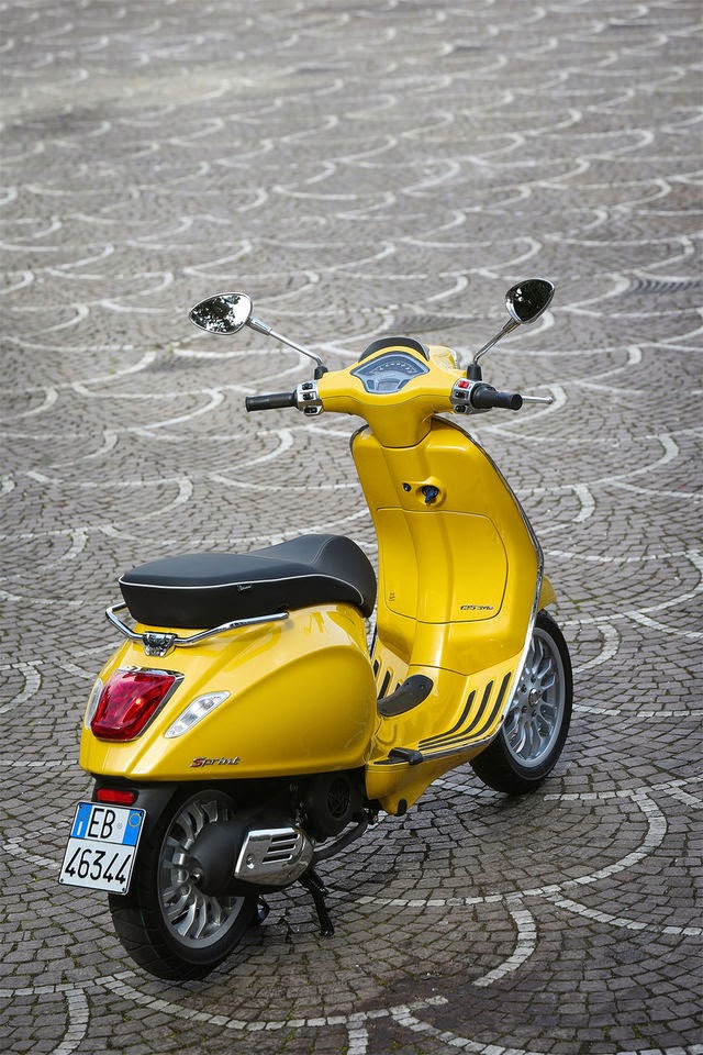 Vespa Sprint 2014 2919 Yellow Vespa Sprint 640x960 Wallpaper Teahub Io