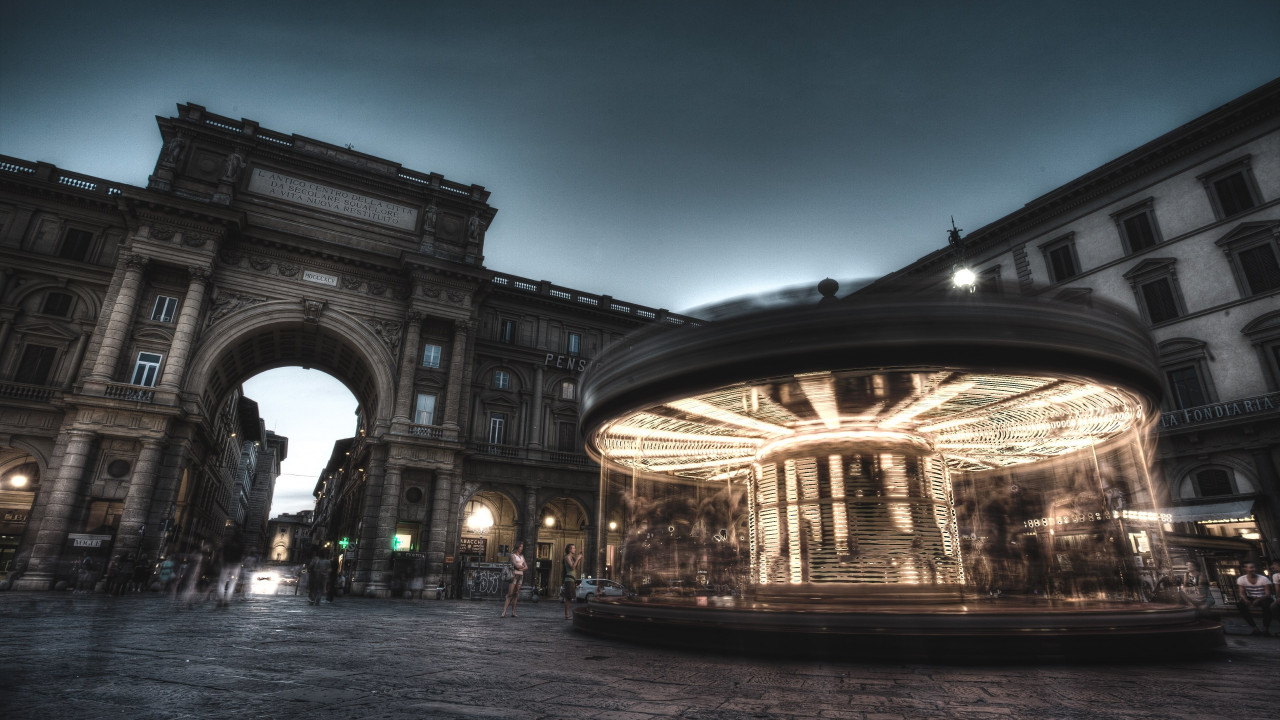 Carousel, People And Buildings From Florence Wallpaper - Roundabout Background - HD Wallpaper 