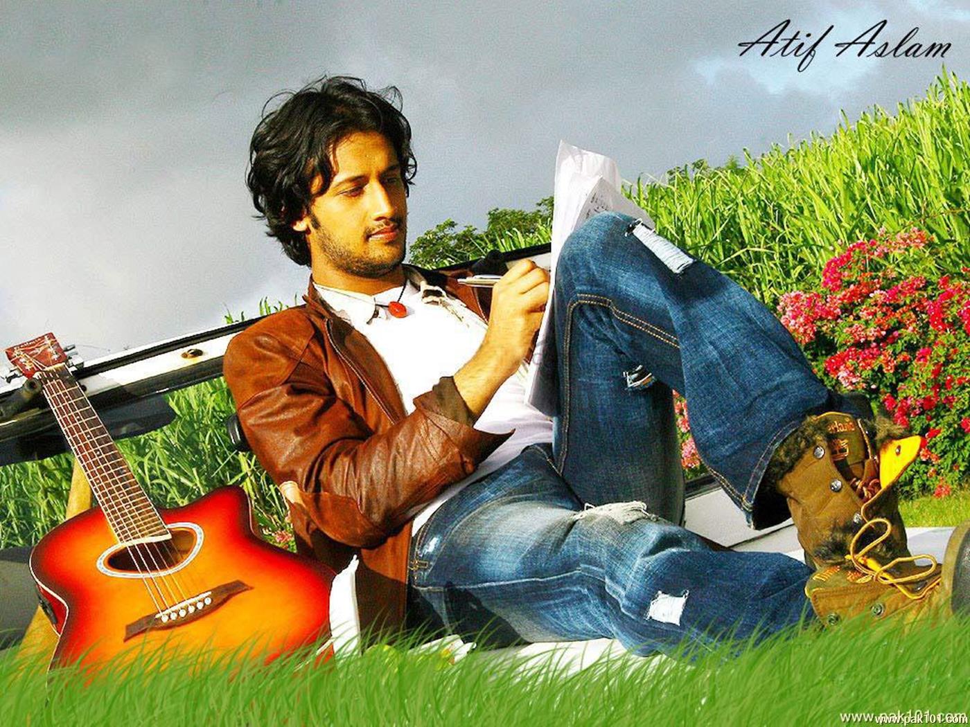 Atif Aslam - Atif Aslam Guitar Hd - HD Wallpaper 