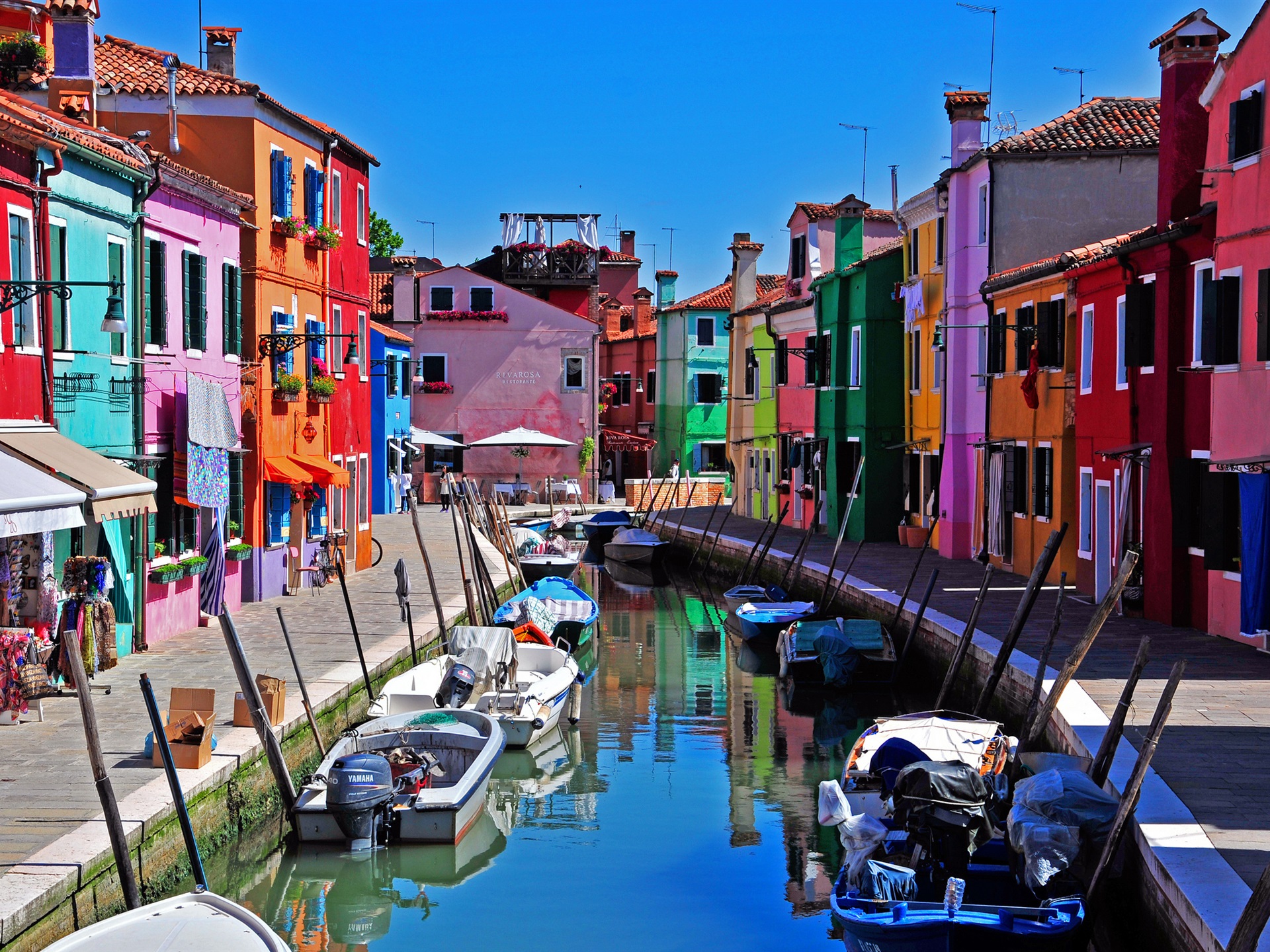 Wallpaper Italy, Venice, Burano Island, Boats, River - HD Wallpaper 