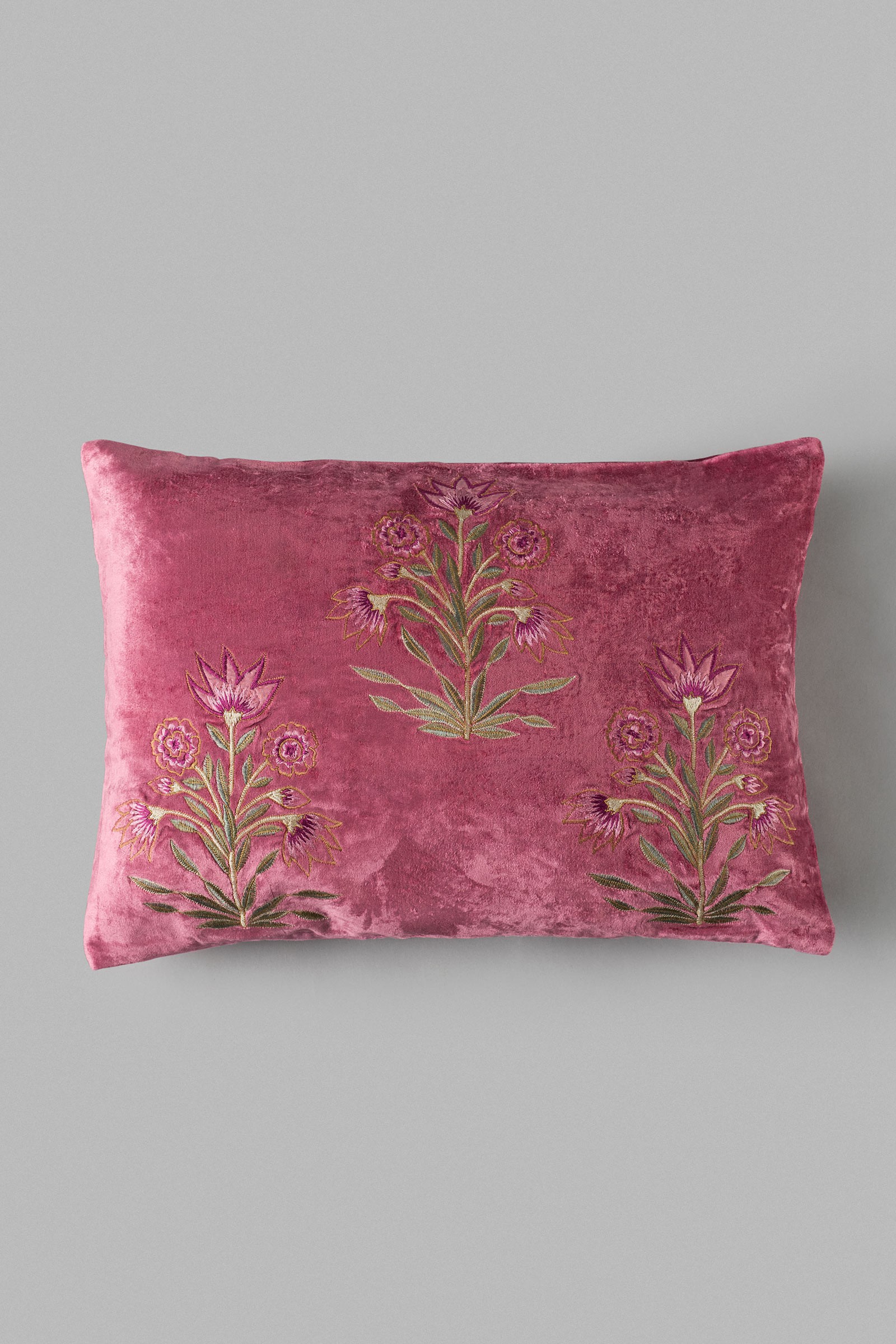 Cushion - 1600x2400 Wallpaper - teahub.io