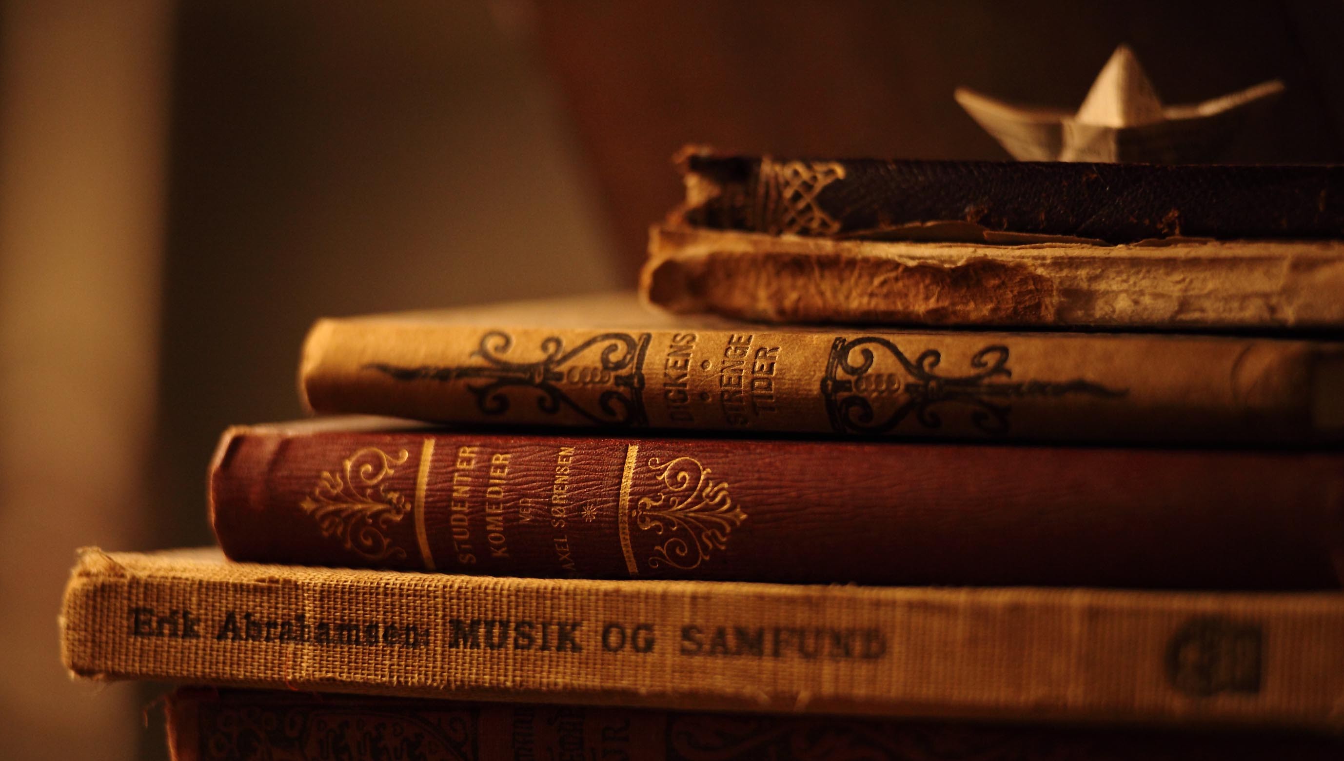 Old Book Background For Powerpoint - 2756x1560 Wallpaper 