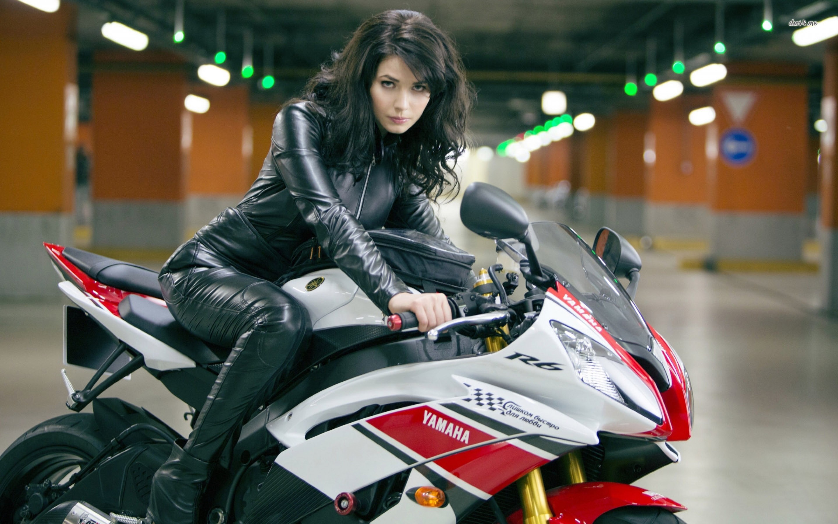 Yamaha R6 Girl - HD Wallpaper 