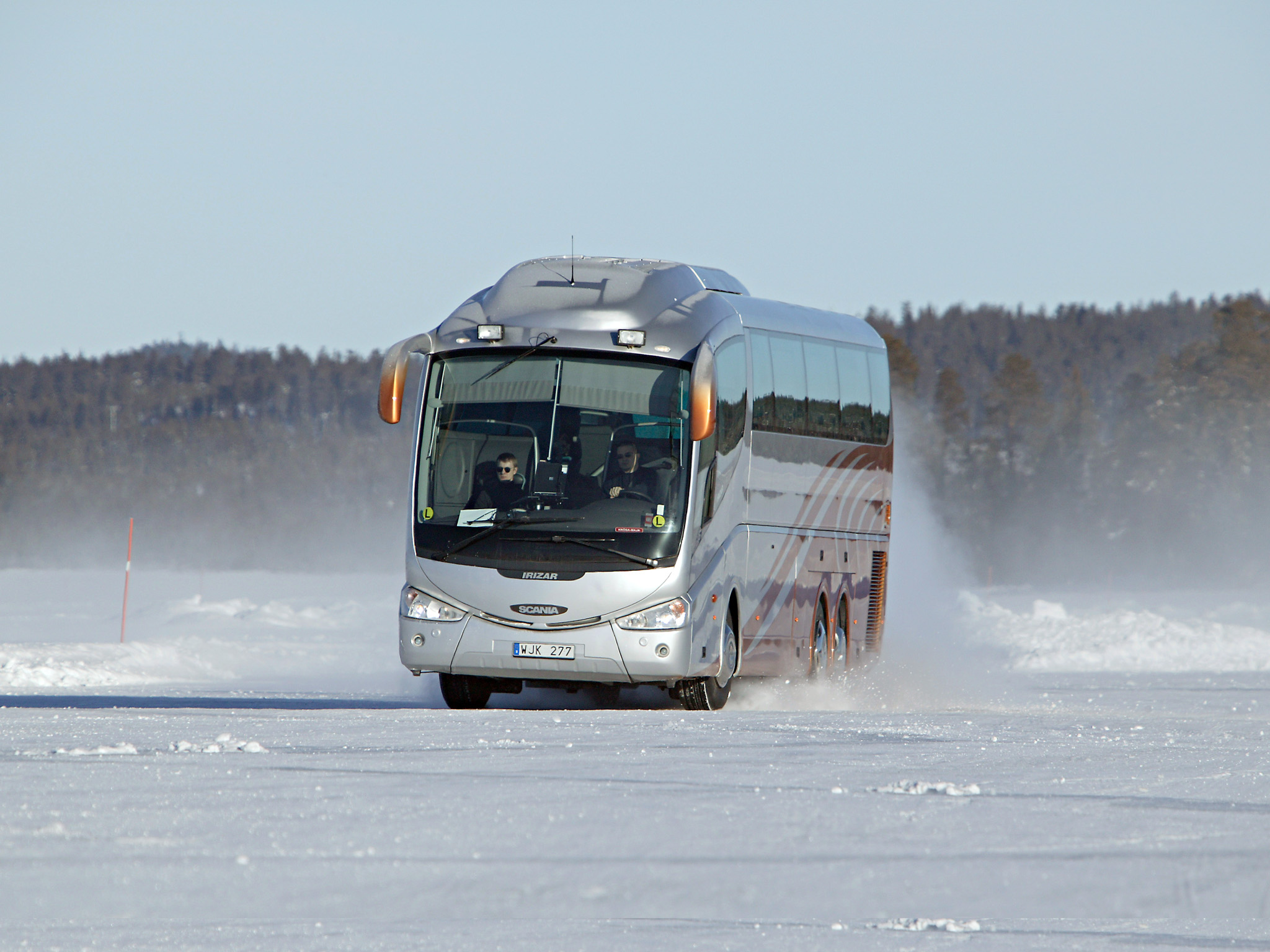 Автобусы зим. Автобус Scania Irizar. Scania Irizar PB. Автобус Иризар Скания 6. Scania Touring 6x2.