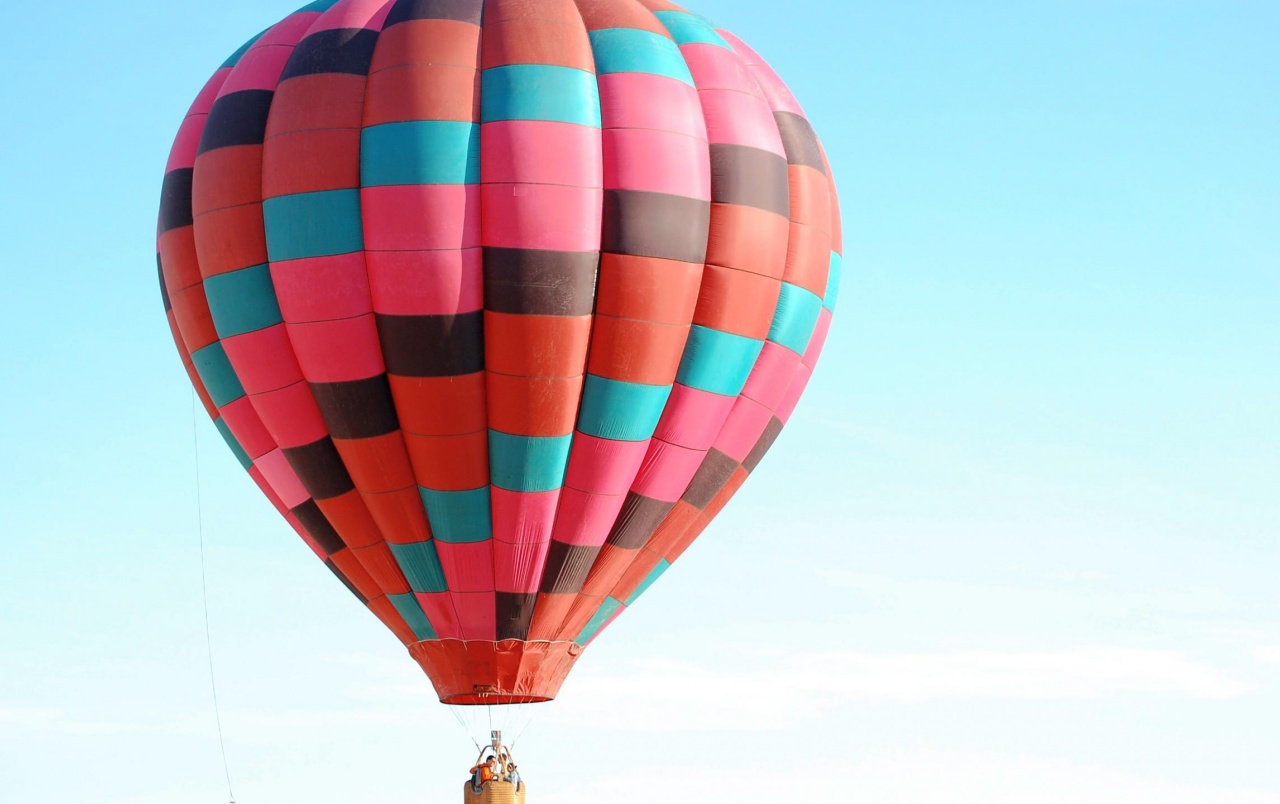 Download Colored Hot Air Balloon Wallpapers - Free Hot Air Balloon ...