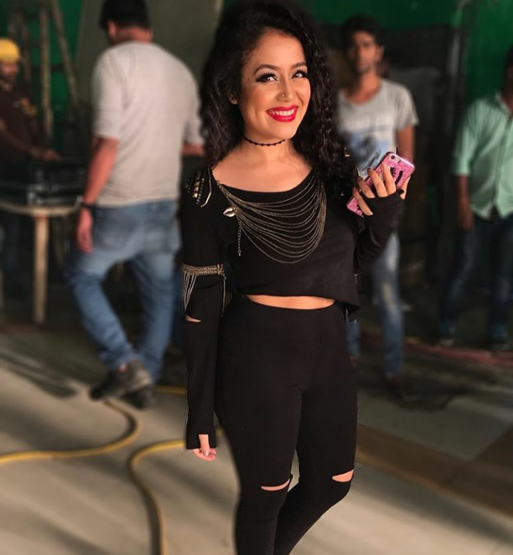 Neha Kakkar Neha Kakkar Jeans Top 719x778 Wallpaper Teahub Io neha kakkar neha kakkar jeans top