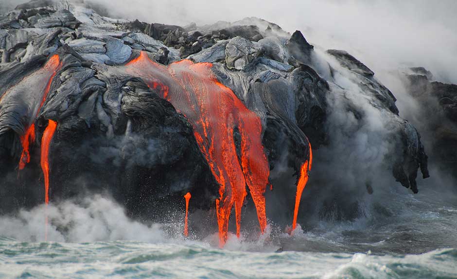 Explore The Volcanoes With The Lava Wallpaper - Lava Flow High ...