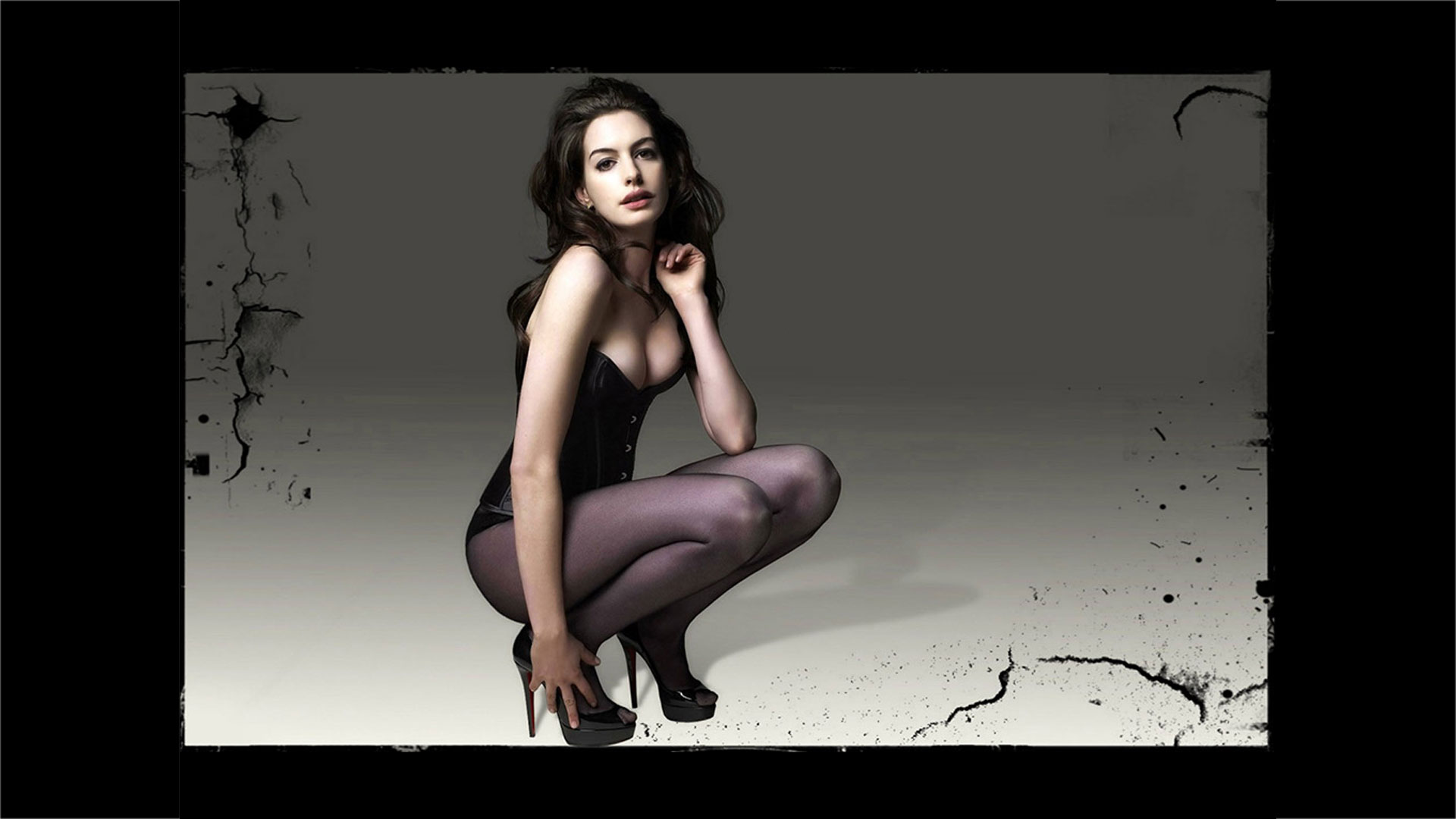 Anne Hathaway Hot Wallpapers - Pantyhose - HD Wallpaper 
