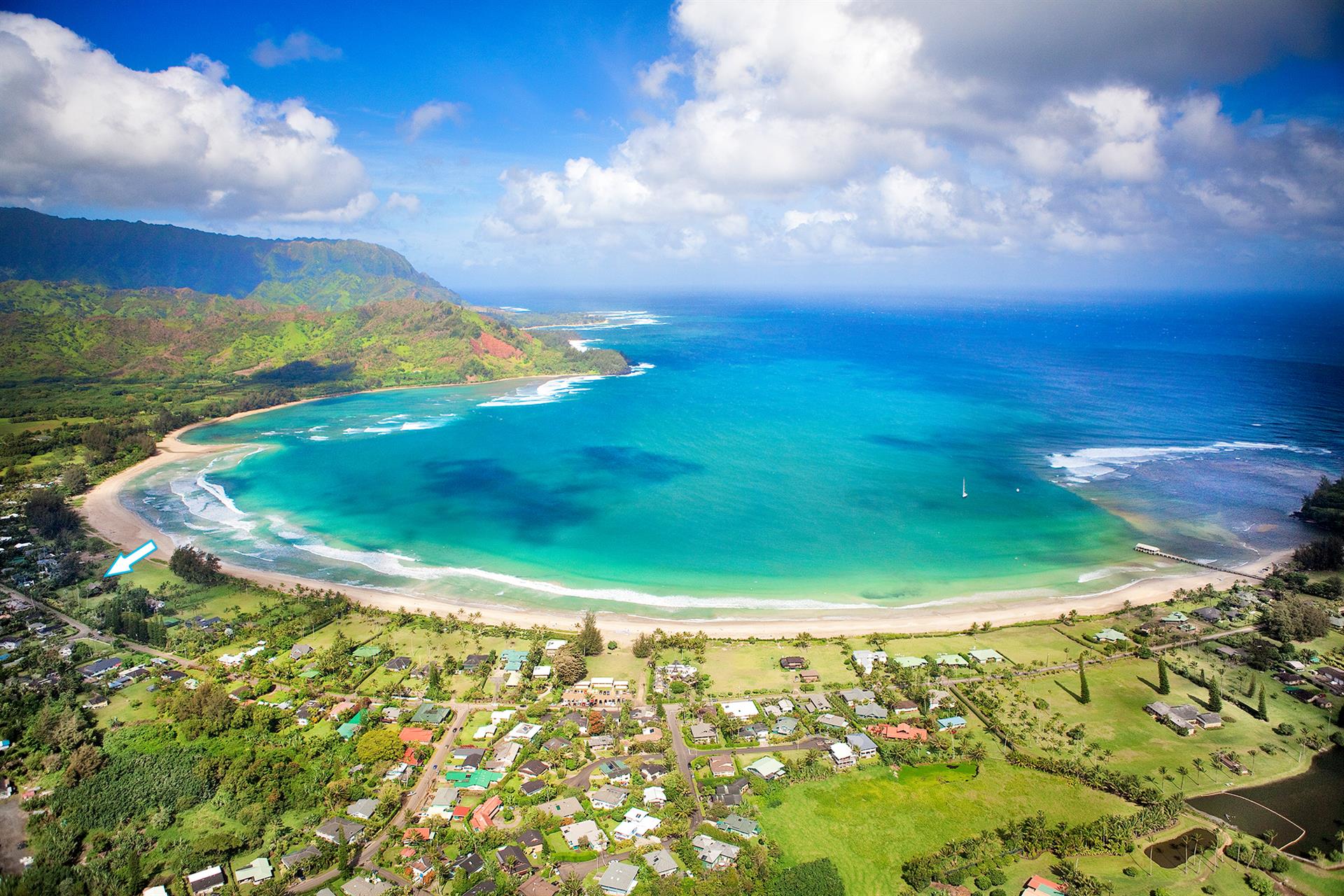 Bay. Hanalei Beach, Гавайи. Кауаи города Ханалей. Бухта Ханалей. ГП Гавайских островов.