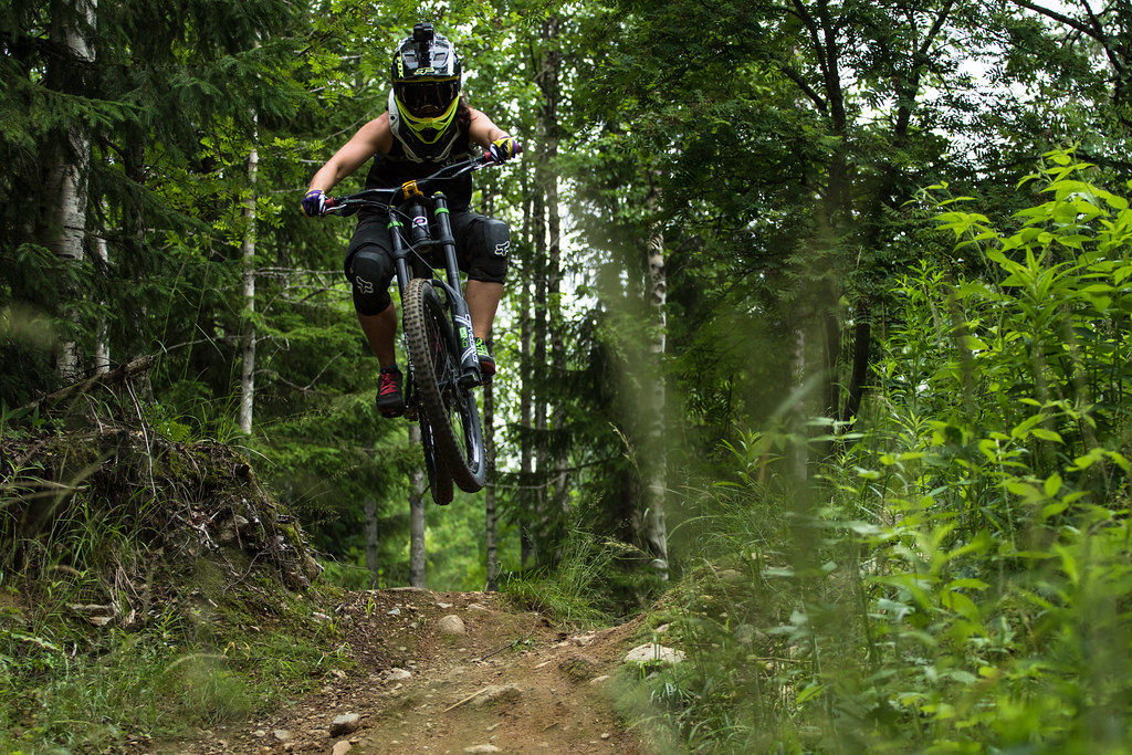 Downhill Jumping - HD Wallpaper 