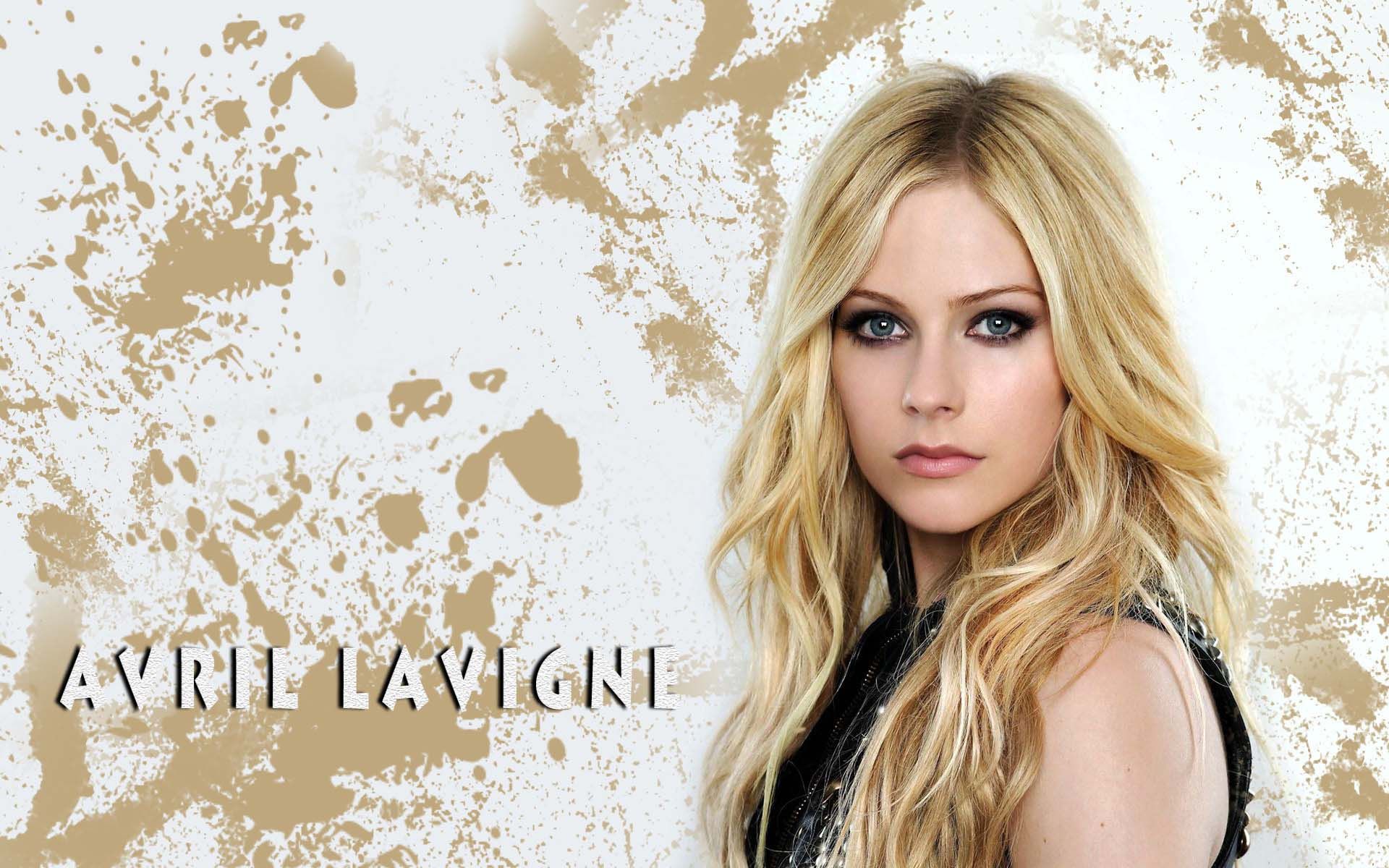 Avril Lavigne Cute Face Wallpaper - Avril Lavigne 2009 - HD Wallpaper 