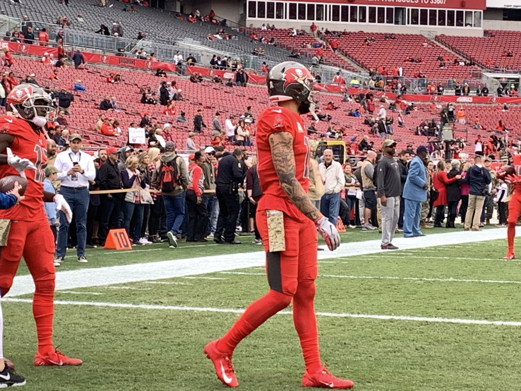 Bucs Wide Receiver Mike Evans Was Rendered Catchless - Soccer-specific ...