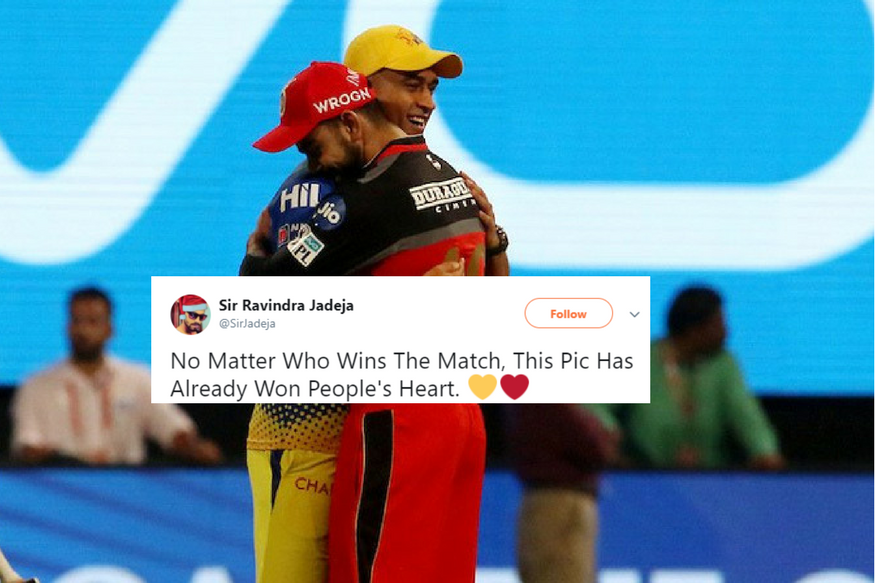 This Photo Of Dhoni And Kohli Hugging Is Warming Hearts - Dhoni And Kohli Hugging - HD Wallpaper 
