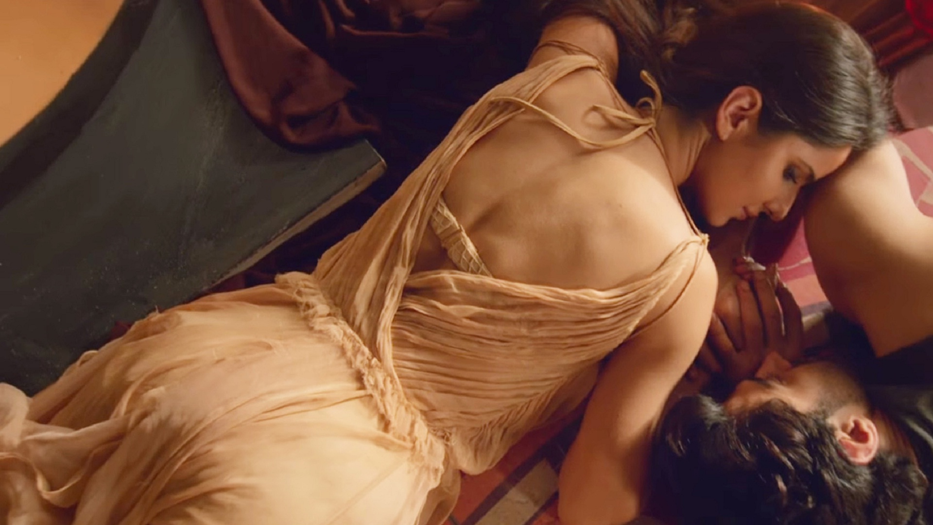 [Image: 301-3010838_katrina-kaif-hottest-scene-e...papers.jpg]