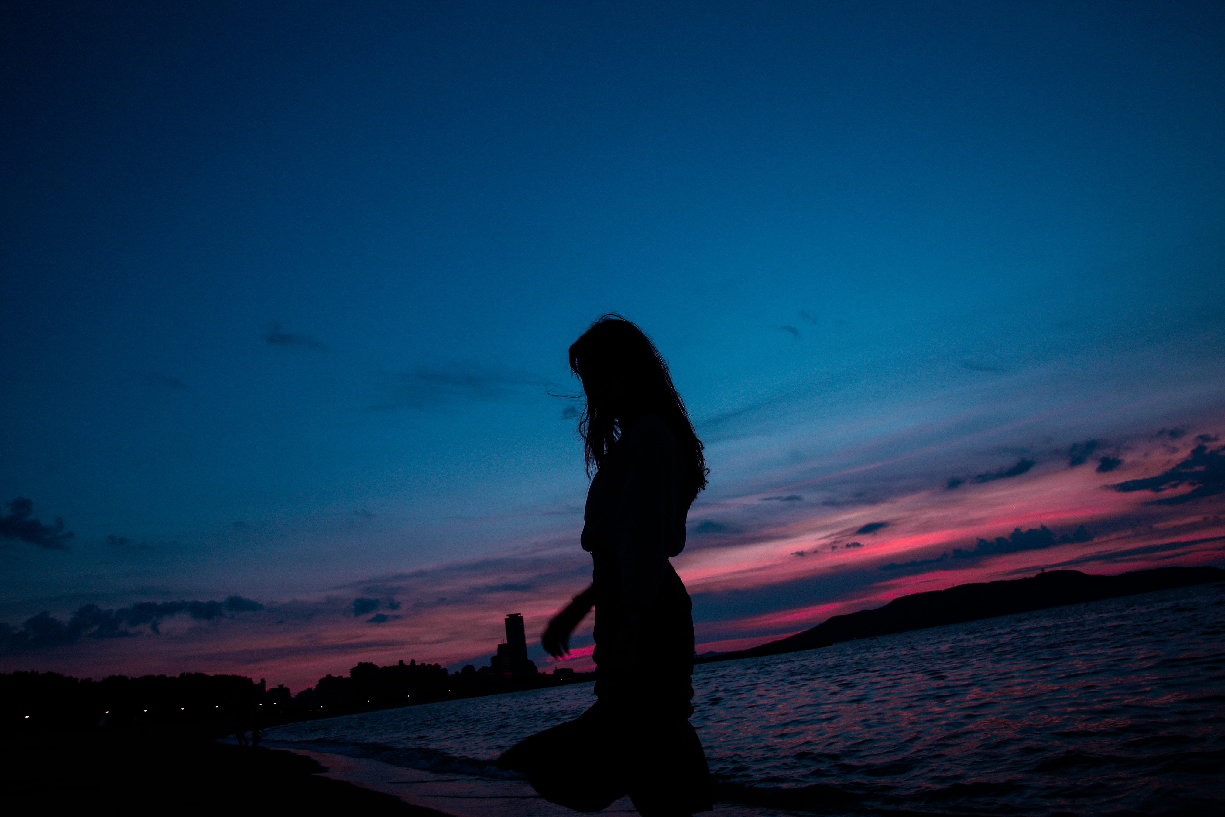 Download Wallpaper Silhouette, Girl, Night Hd Background - Woman Silhouette  Night Sky - 4032x2688 Wallpaper 