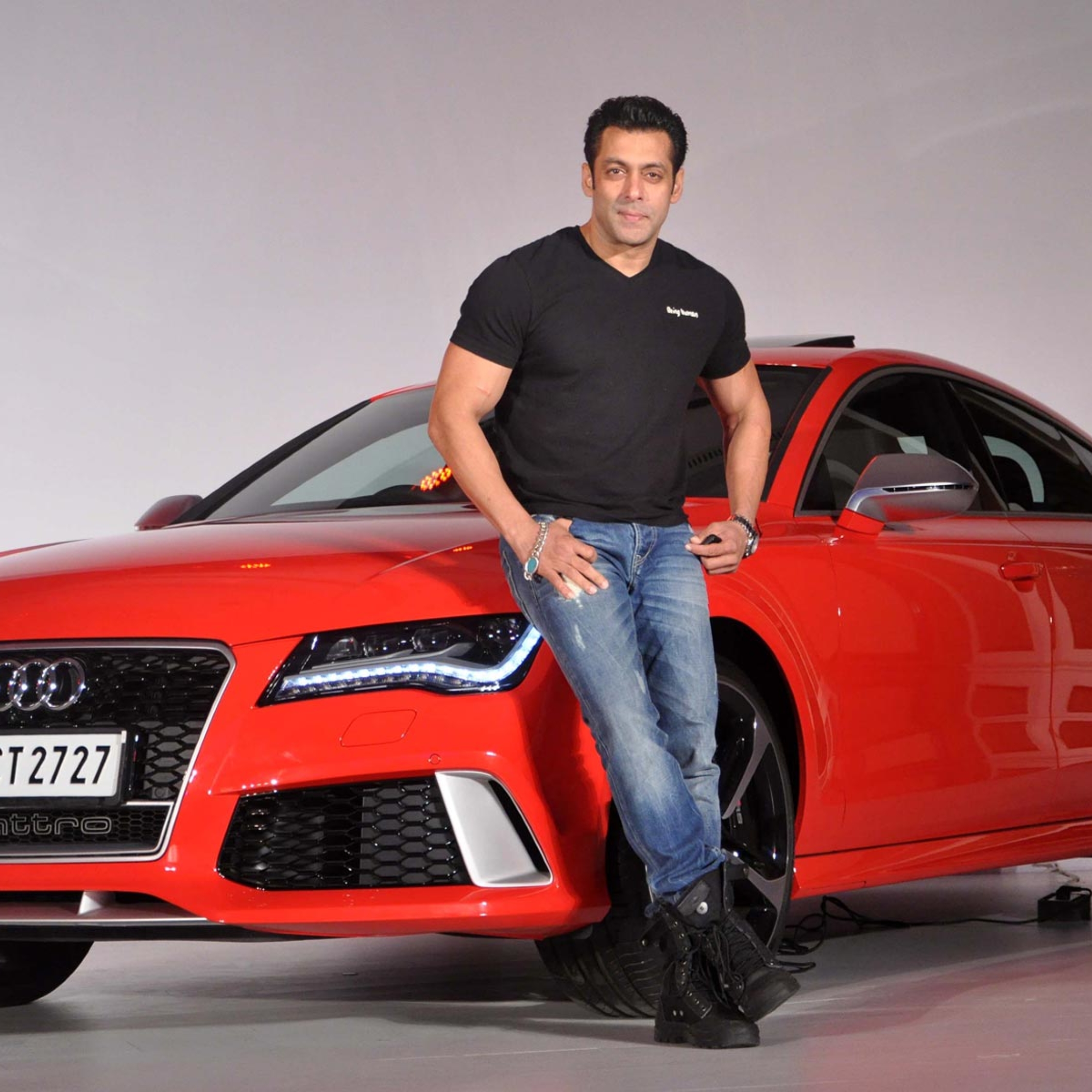 Salman Khan With Car - 2248x2248 Wallpaper - teahub.io