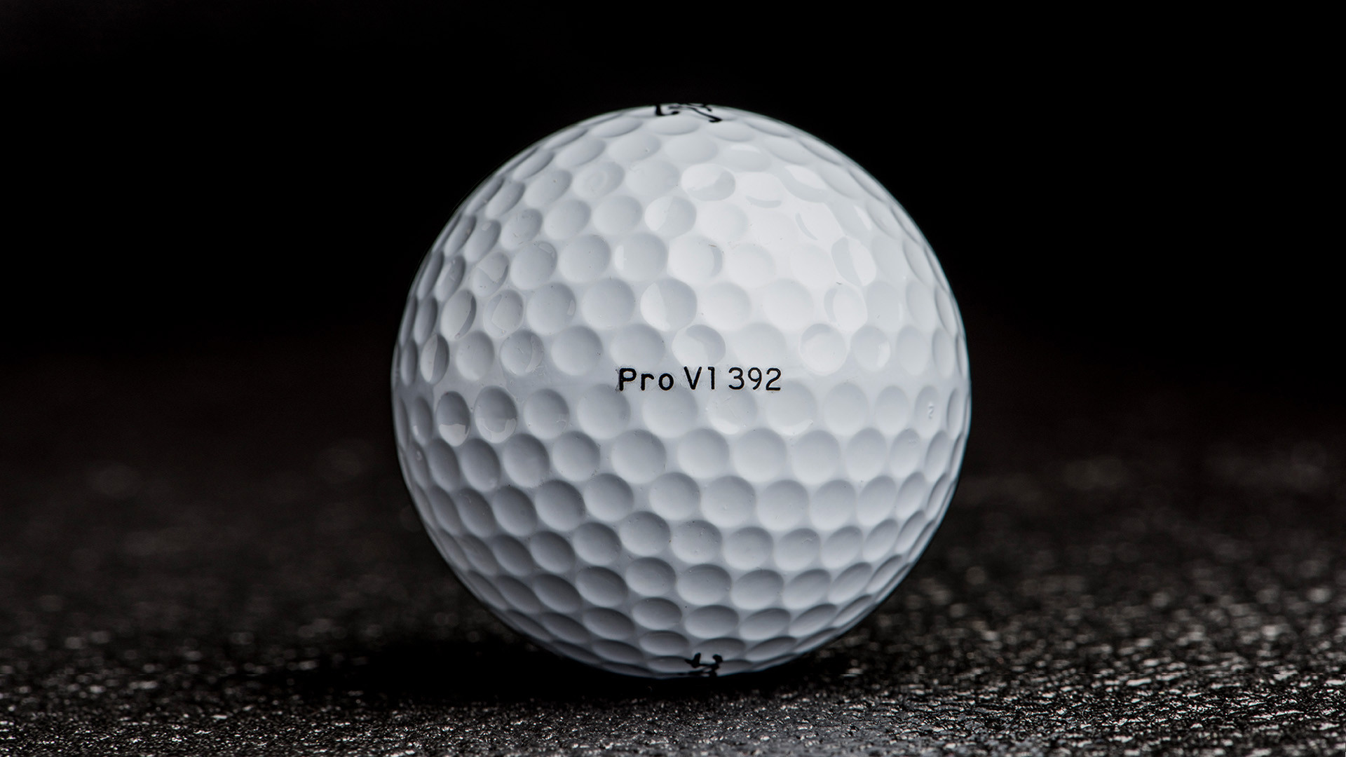 Мяч для гольфа. Мячи для гольфа ”Titleist Pro vi 1x. Мяч для гольфа размер. Мяч для гольфа черный. Мяч для гольфа на белом фоне.