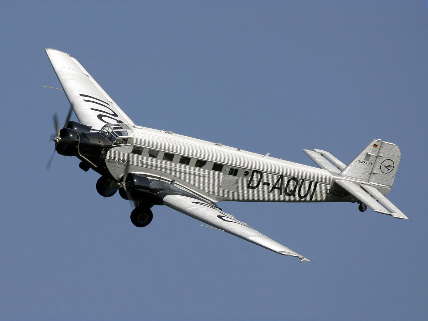 Ju 52. Юнкерс 52. Junkers "ju-52", бомбардировщик-транспортный самолет. Ю-52 самолет. Пассажирский Юнкерс.