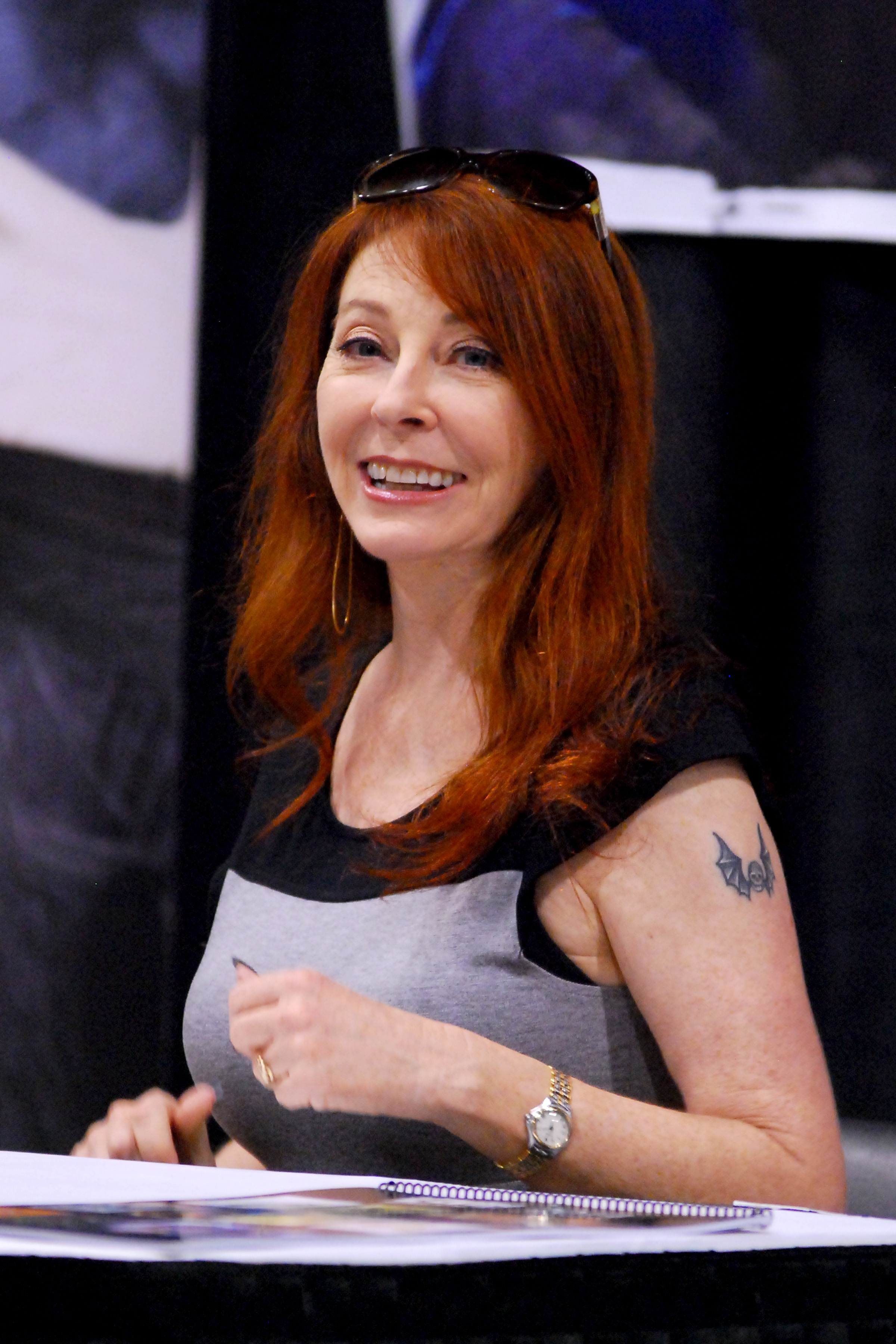 Cassandra Peterson Hd Wallpapers, Desktop Wallpaper - HD Wallpaper 