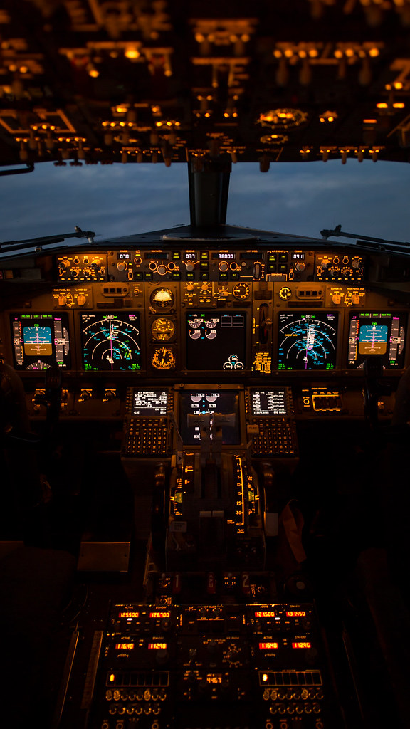 Boeing 737 Cockpit Hd 576x1024 Wallpaper