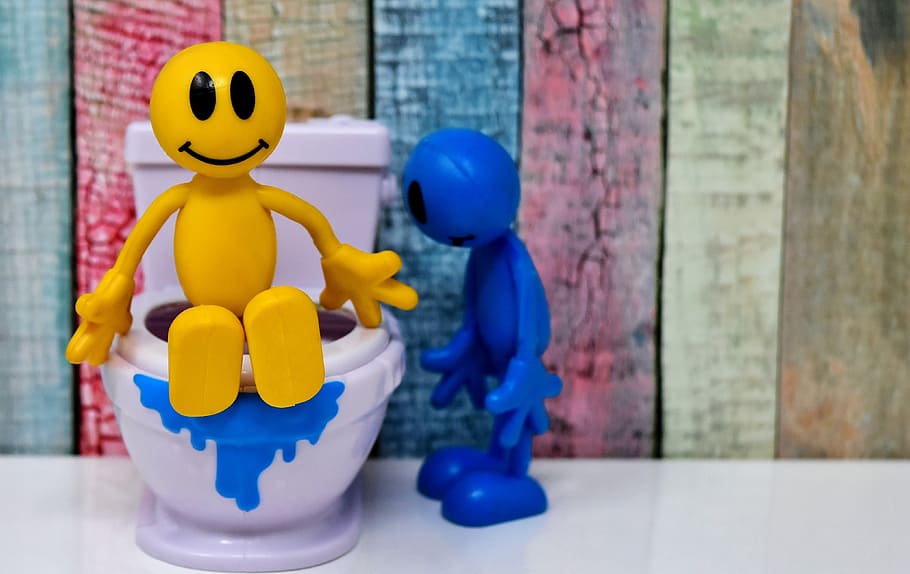 Yellow And White Figure On White Surface, Toilet, Smiley, - Живете Как Животик - HD Wallpaper 