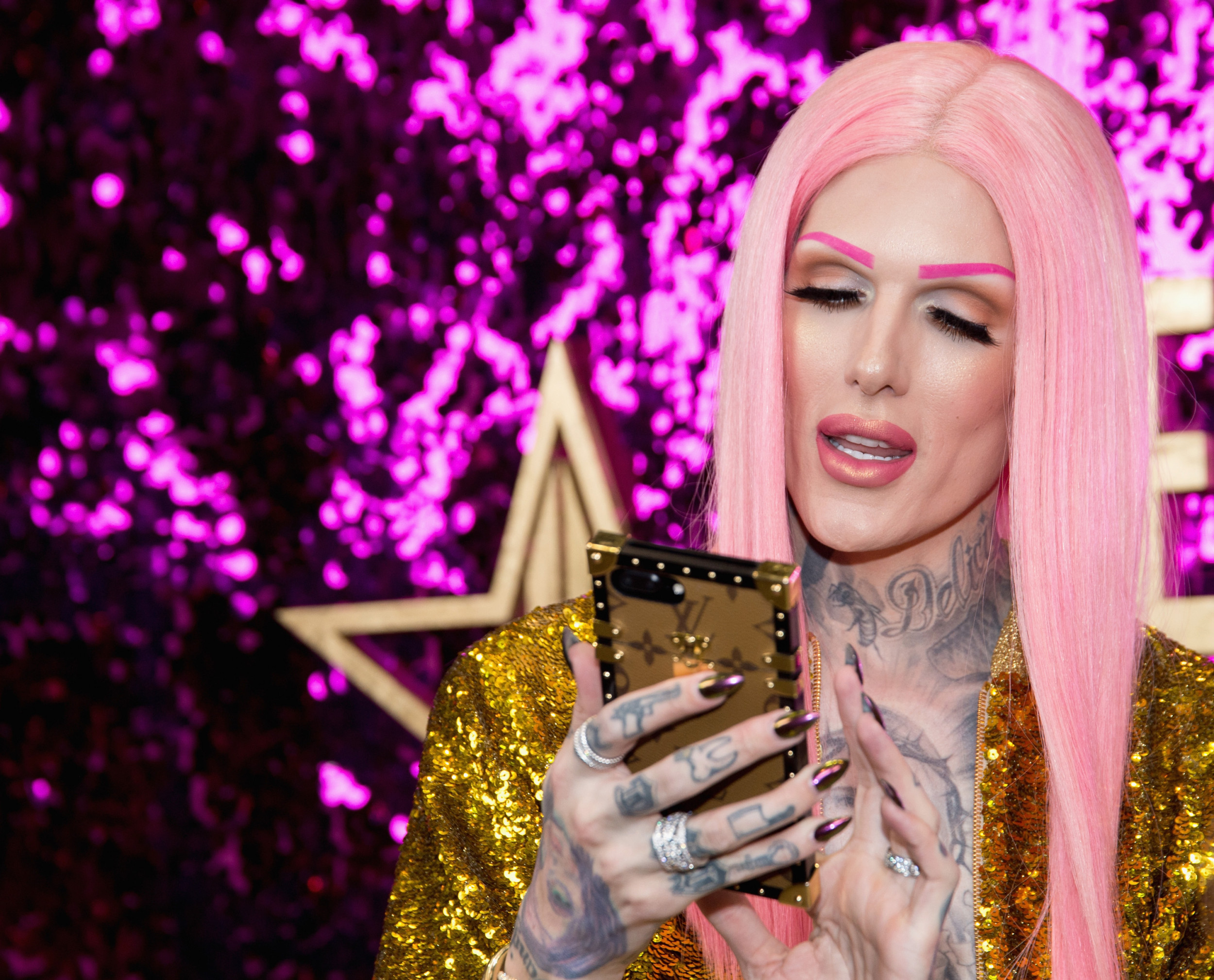 Jeffree Star 2500x2017 Wallpaper teahub.io