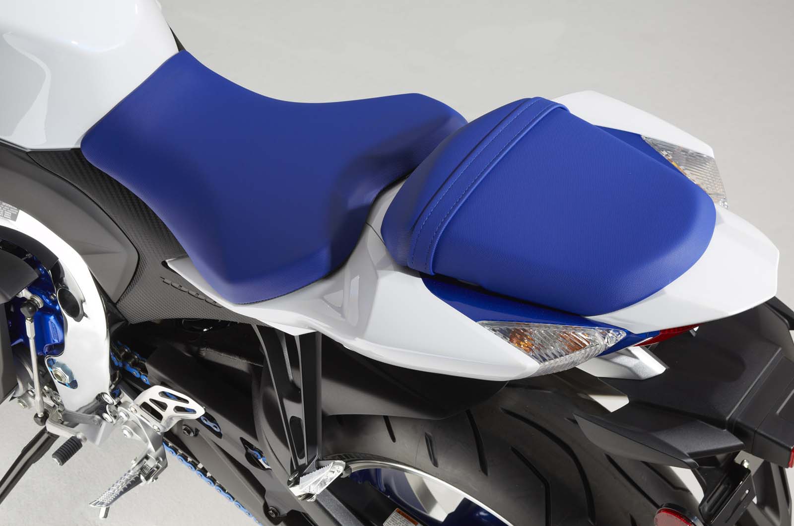 pillion backrest for gixxer