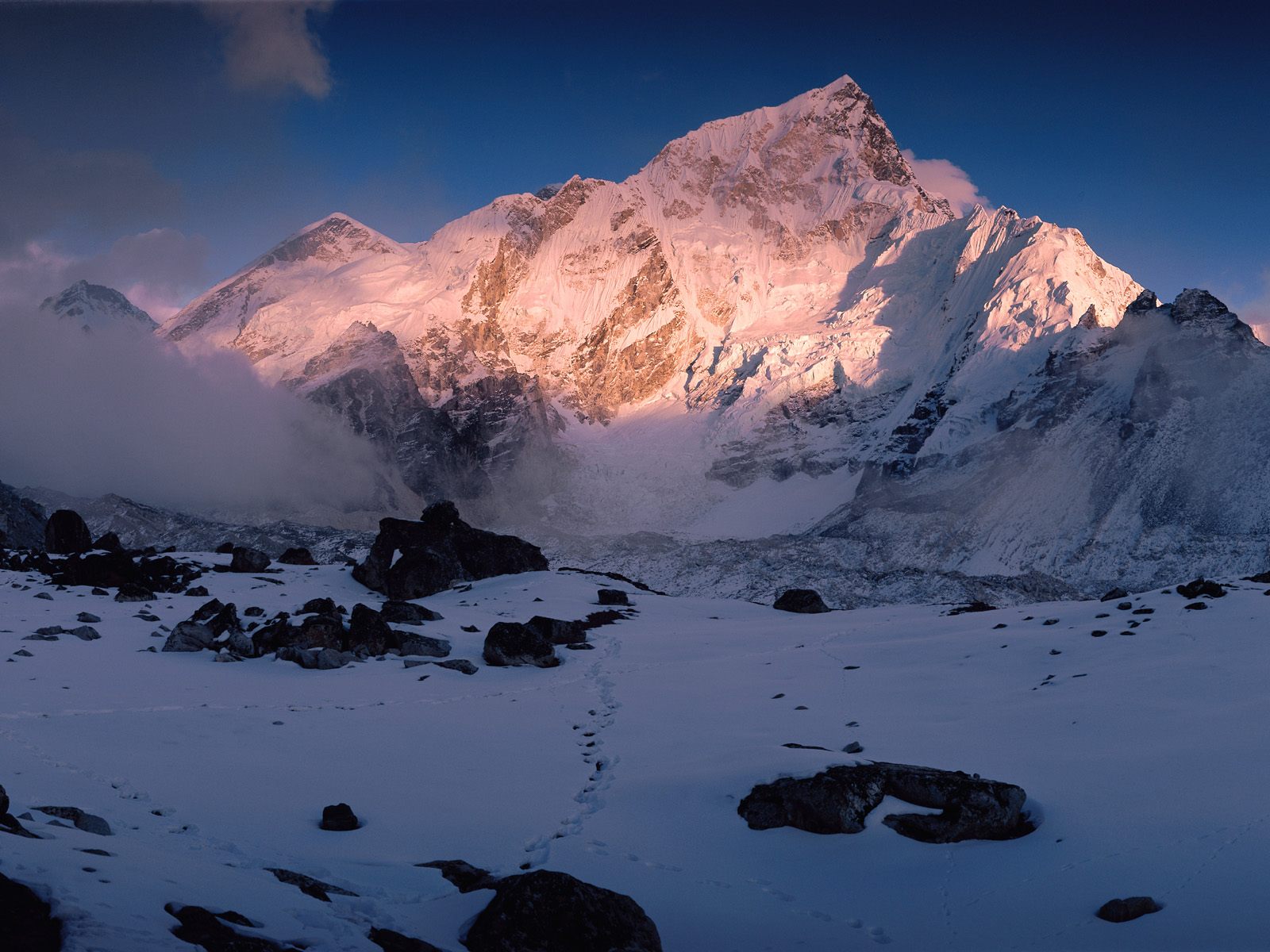 Beautiful Mountain Wallpapers Himalayas Everest 1600x1200 Wallpaper Teahub Io