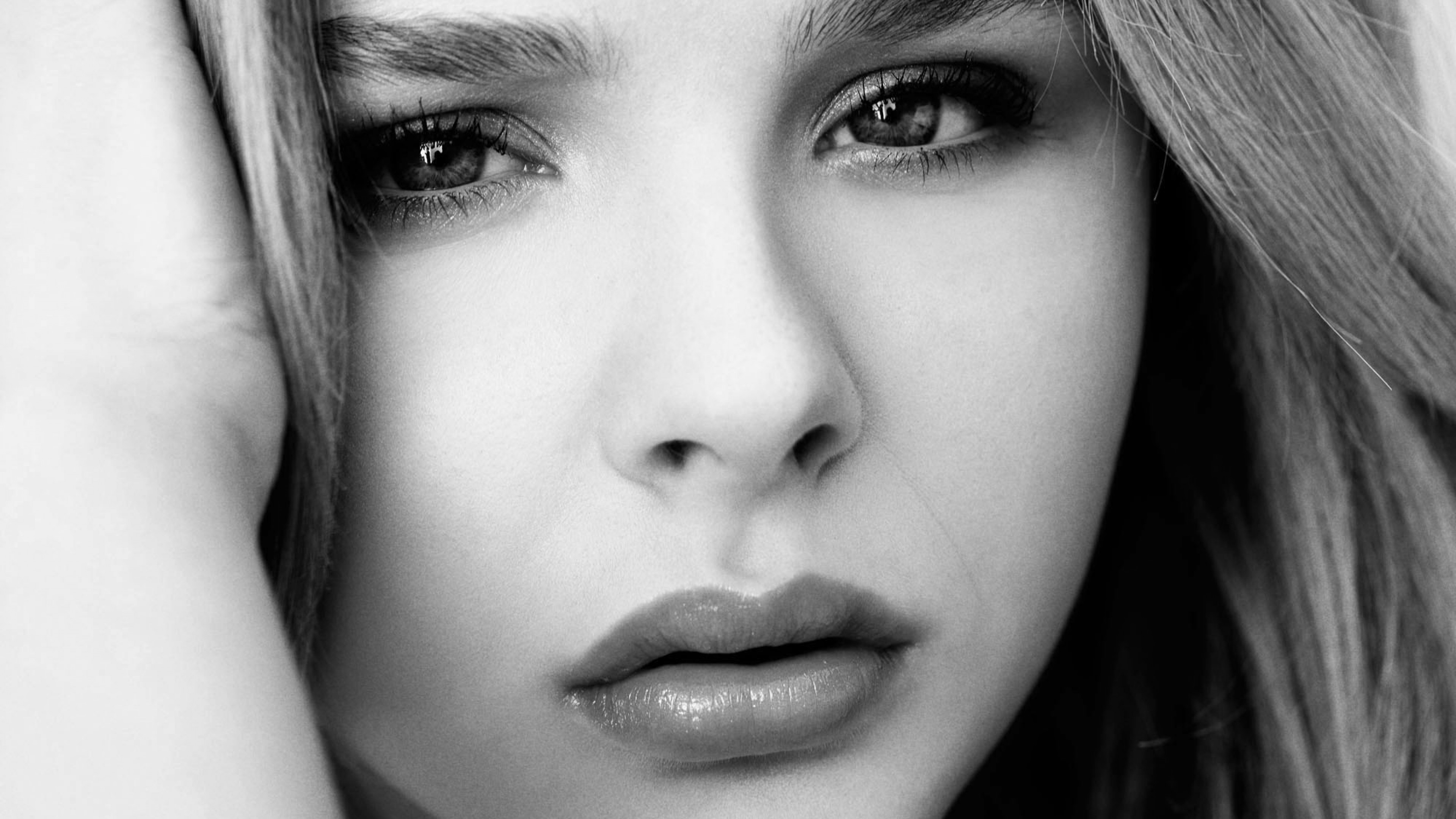 Chloe Grace Moretz - HD Wallpaper 