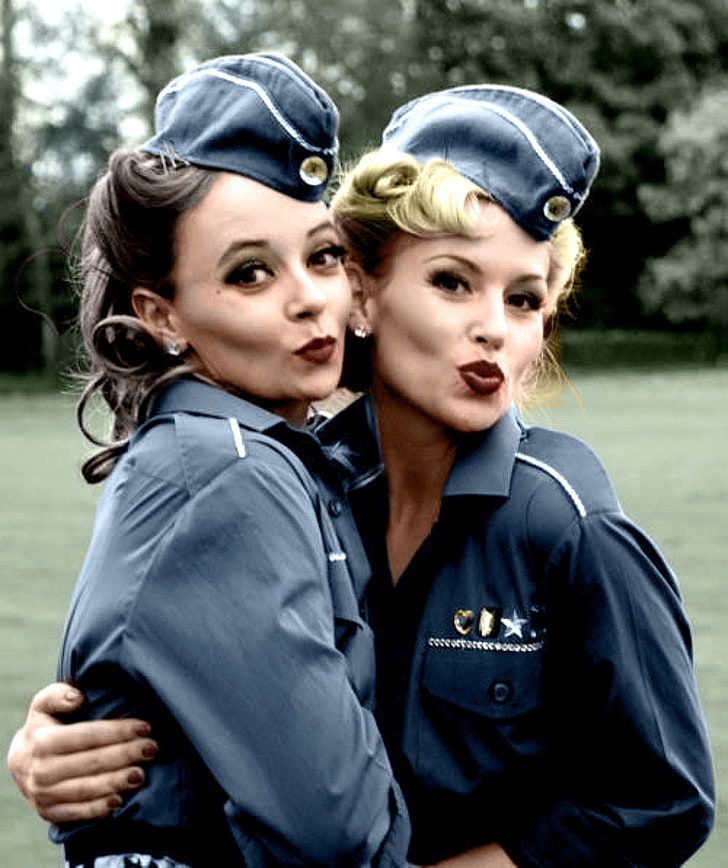 Flight Attendants - HD Wallpaper 