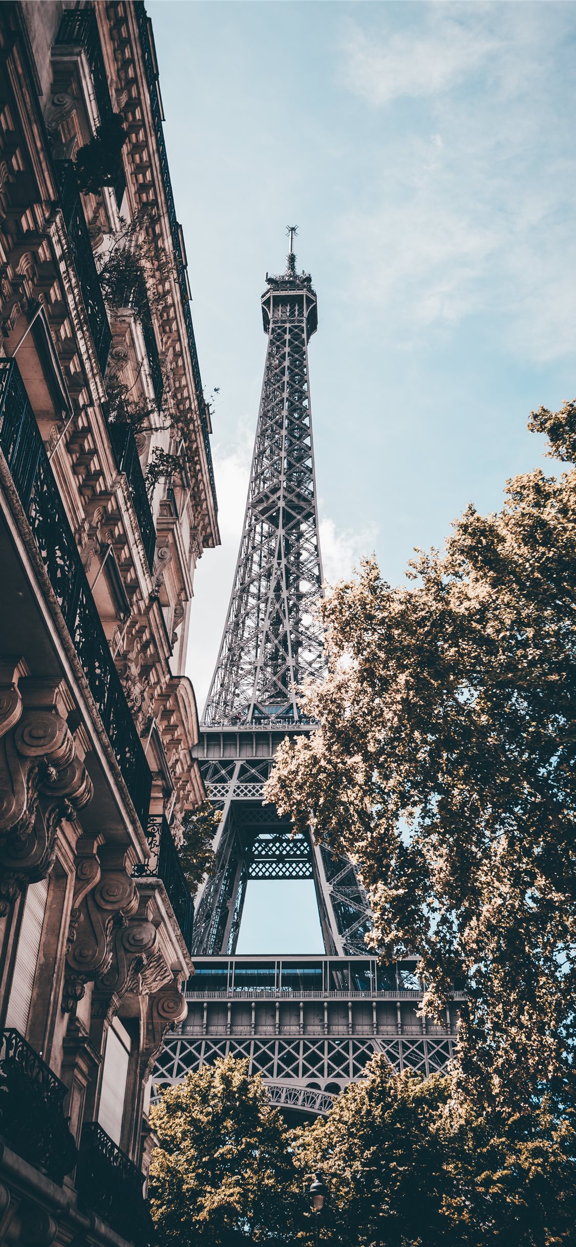 Paris Wallpaper Iphone Xs Max 1125x2436 Wallpaper Teahub Io