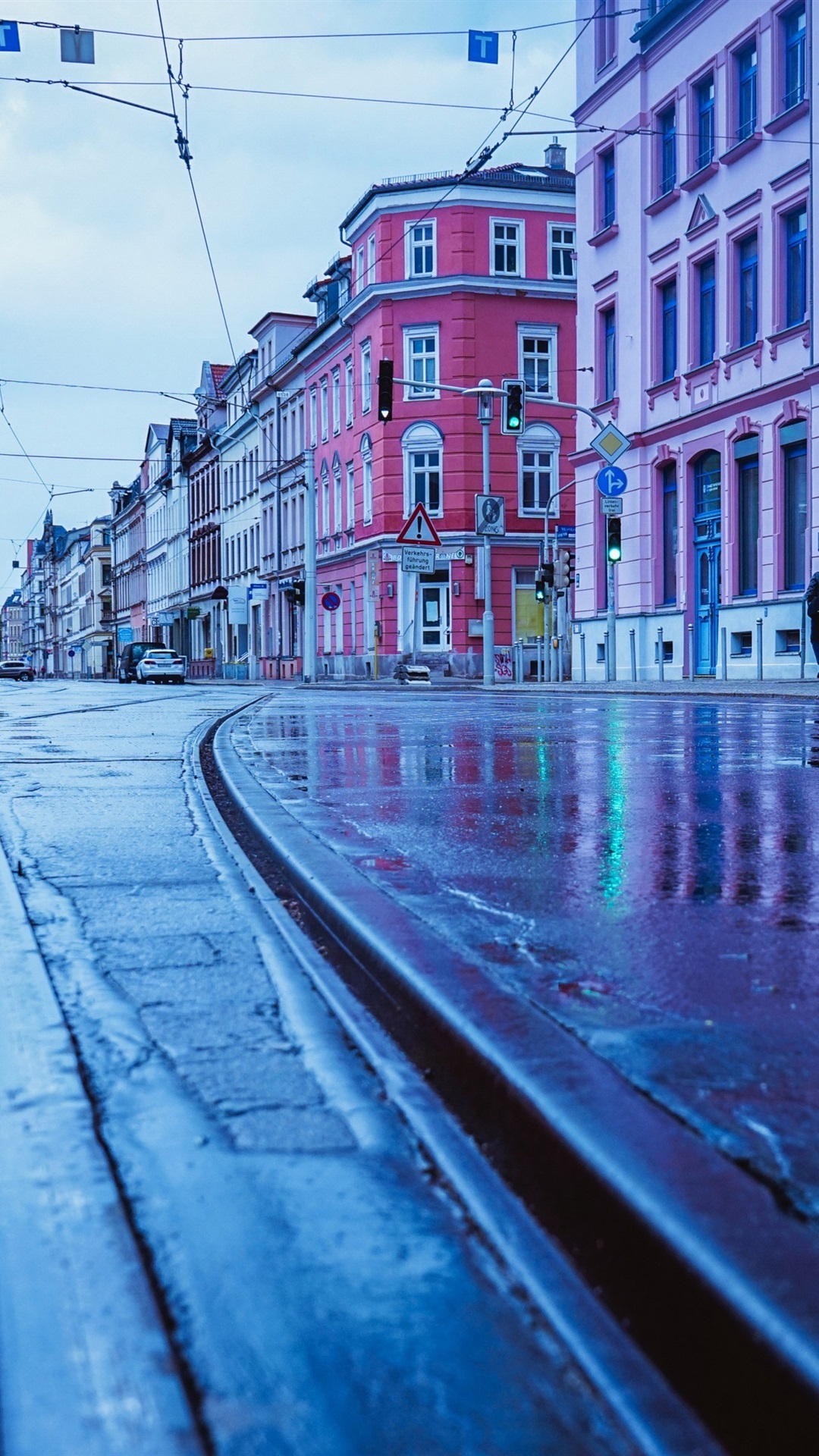City Rainy Day Background - 1080x1920 Wallpaper 