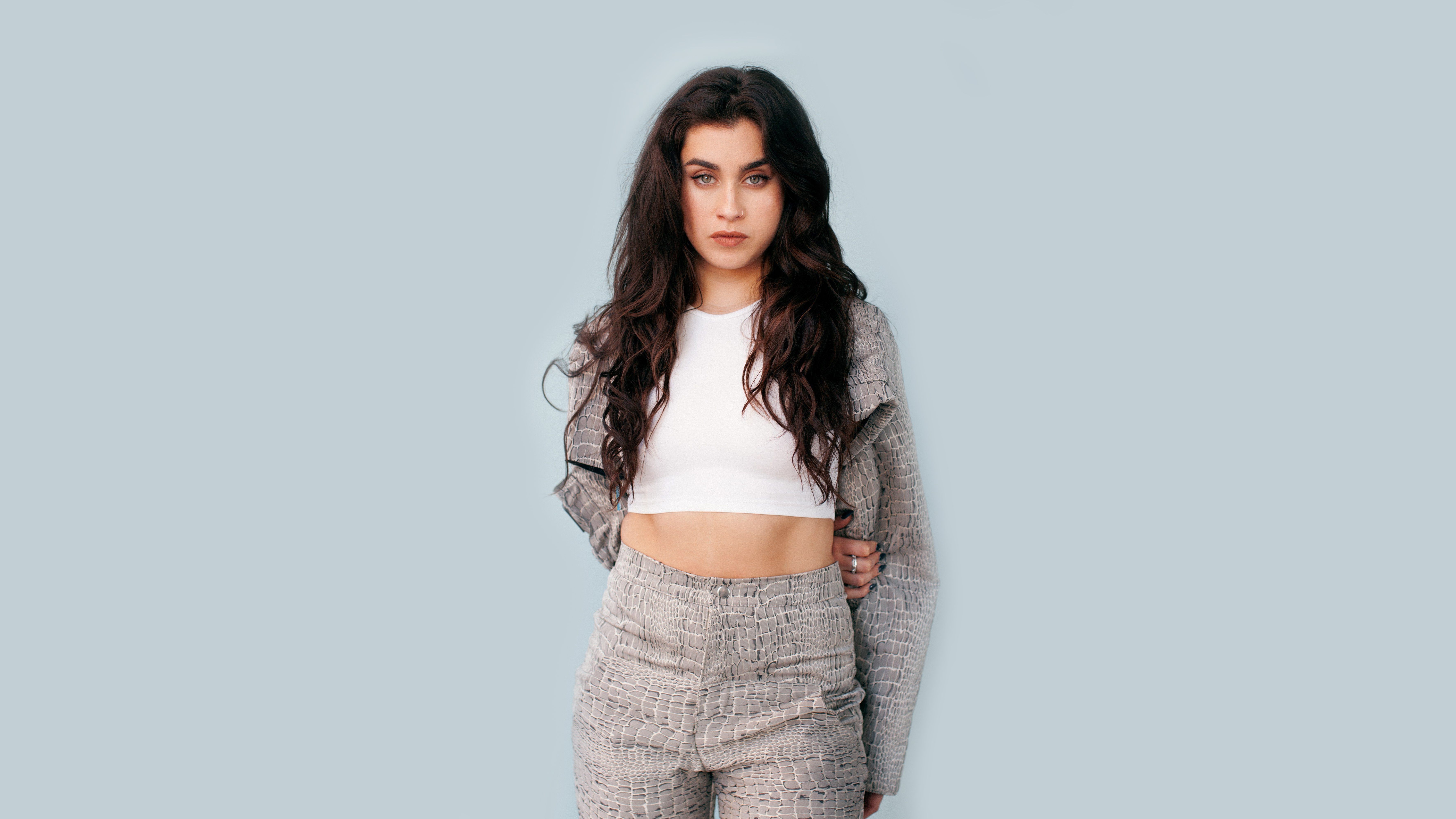 Lauren перевод. Лорен хурэги. Лорен хурэги американская певица. Lauren Jauregui Wallpaper.