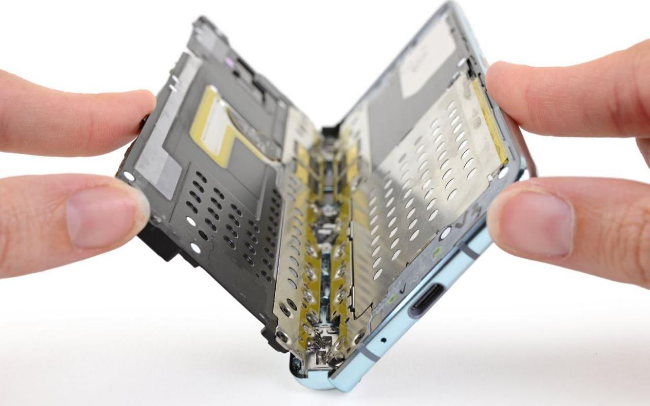 Ifixit Galaxy Fold Teardown - HD Wallpaper 