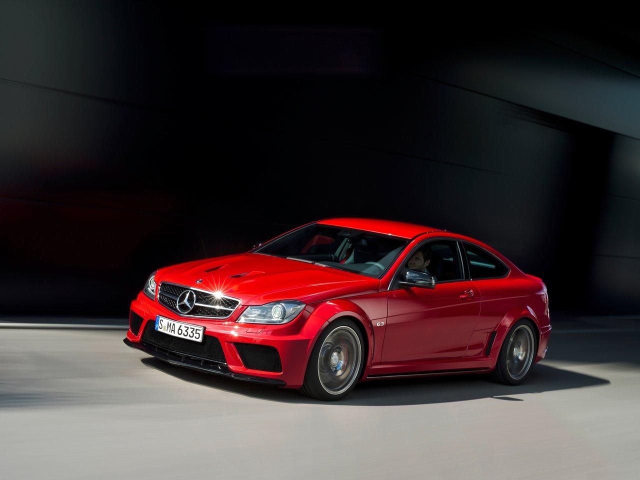 12 Mercedes Benz C63 Amg Coupe Black Series Wallpaper Mercedes C63 Amg Coupe Black Series Rouge 1280x960 Wallpaper Teahub Io