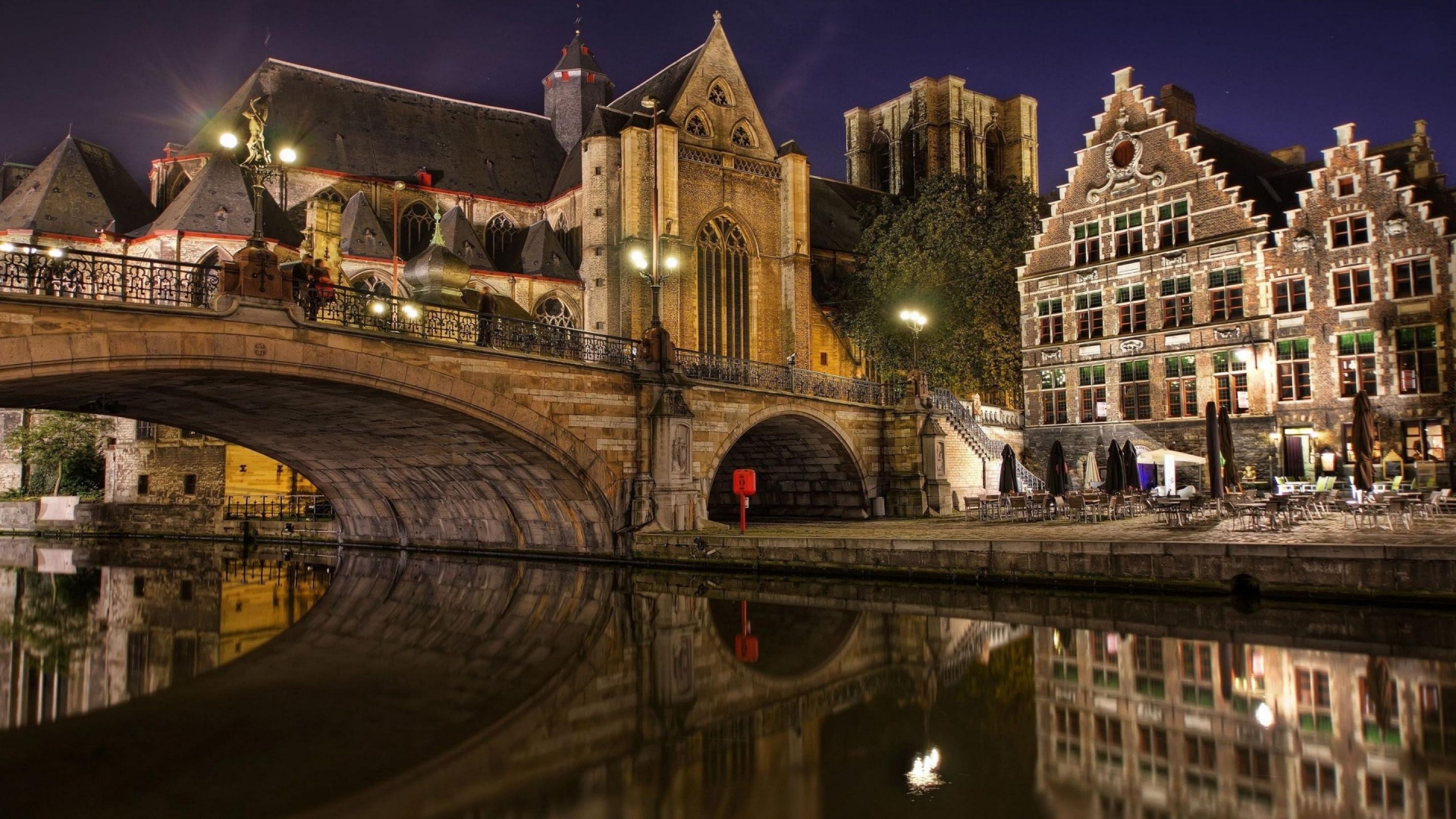Belgium City At Night - HD Wallpaper 